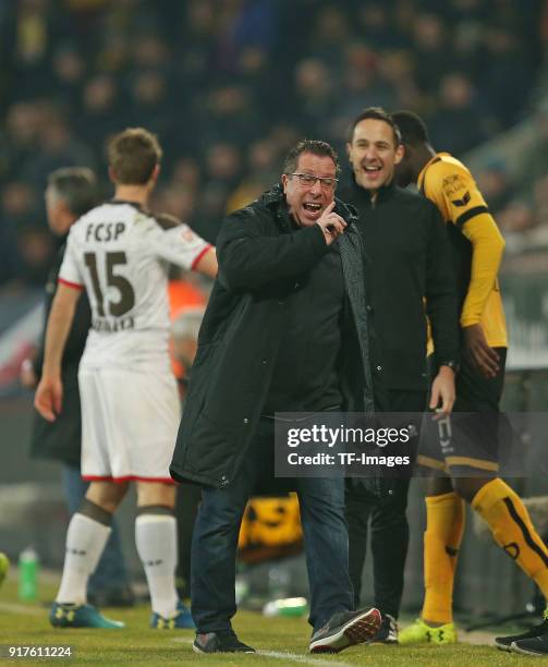 Head coach Markus Kauczinski of St. Pauli gestures during the Second Bundesliga match between SG Dynamo Dresden and FC St. Pauli at DDV-Stadion on...