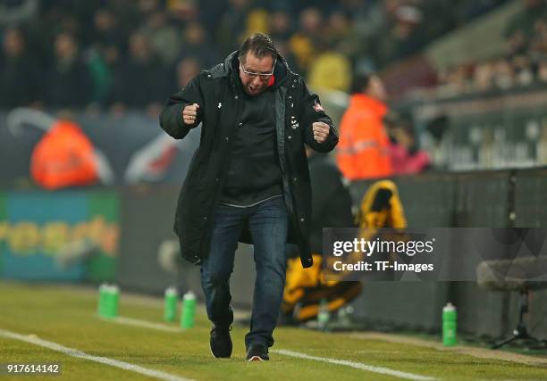 Head coach Markus Kauczinski of St. Pauli gestures during the Second Bundesliga match between SG Dynamo Dresden and FC St. Pauli at DDV-Stadion on...