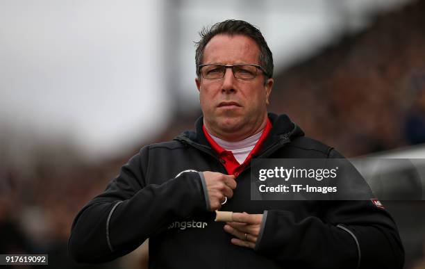 Head coach Markus Kauczinski of St. Pauli looks on prior to the Second Bundesliga match between FC St. Pauli and SV Darmstadt 98 at Millerntor...