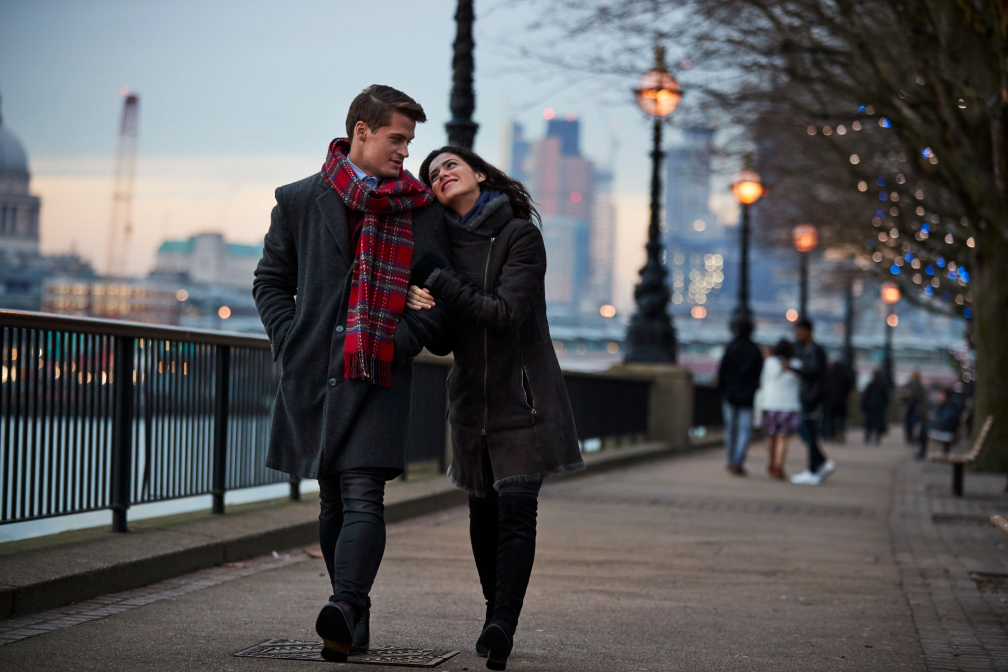 couples romantic stroll