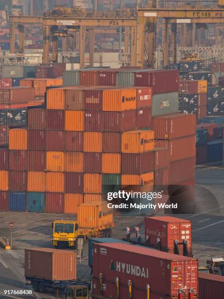 Psa Container Block 317 Psa Singapore Terminal Stock Photos, High-Res Pictures, and Images ...
