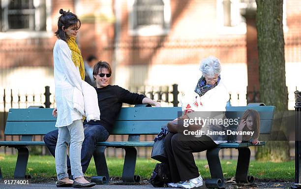 Katie Holmes, Tom Cruise, Kathy Holmes and Suri Cruise visit Charles River Basin on October 10, 2009 in Cambridge, Massachusetts.