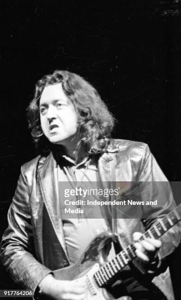 Photos en vrac - Page 29 Cork-born-star-rory-gallagher-during-his-concert-at-the-olympia-theatre
