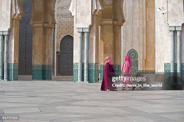 hassan-ii-moschee in casablanca, marokko - moschee stock-fotos und bilder