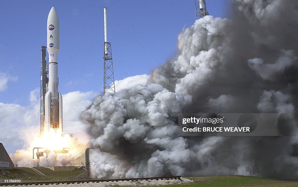 The New Horizons spacecraft atop an Atla