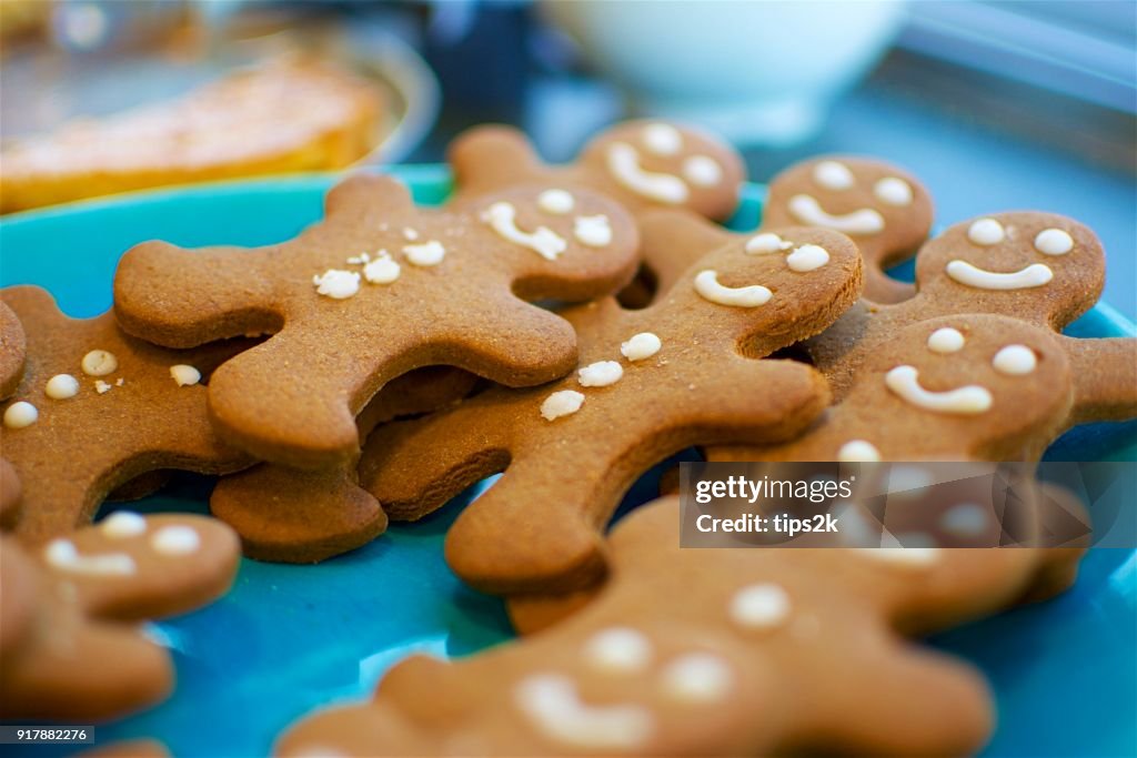 Shell Gingerbread Men Gingerbread Man High-Res Stock Photo - Getty Images