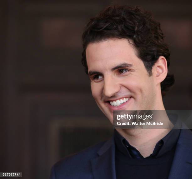 John Riddle 171 Frozen On Broadway Cast Photo Call Stock Photos, High-Res Pictures ...