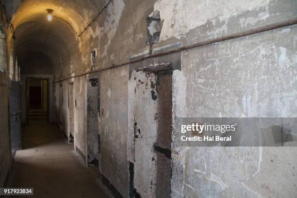 kilmainham goal cell block - meta turistica fotografías e imágenes de stock