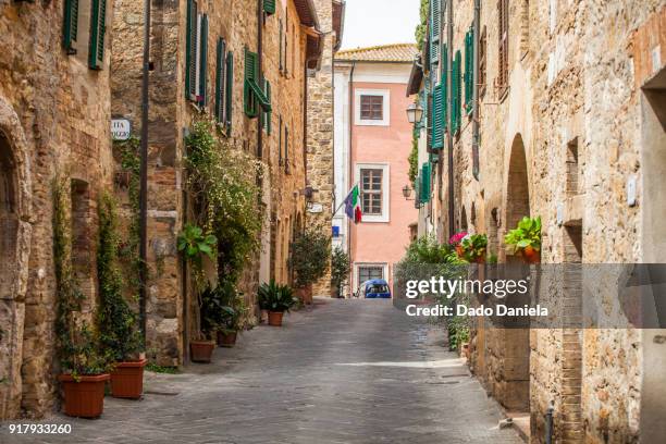 san quirico d'orcia - san gimignano stock pictures, royalty-free photos & images