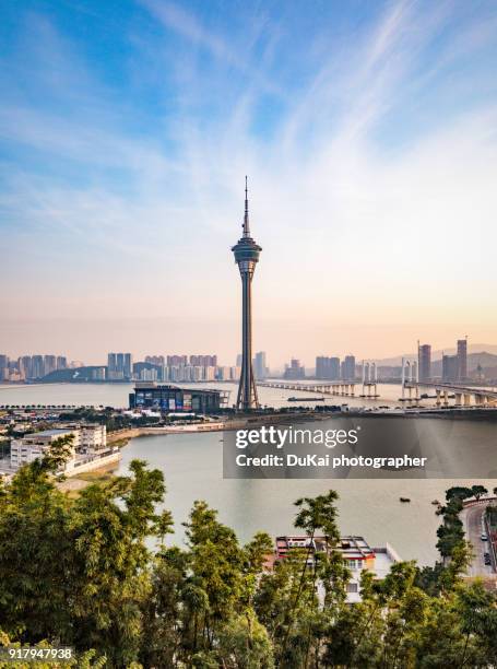 macau tower sunset - macao fotografías e imágenes de stock