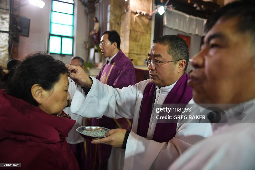 CHINA-RELIGION-CATHOLIC-ASH WEDNESDAY