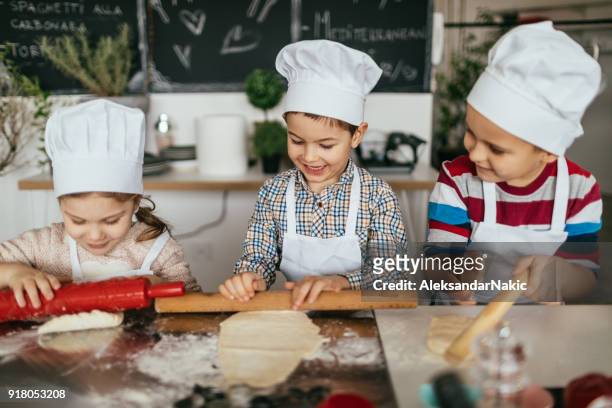 kleine koks - kid chef stockfoto's en -beelden