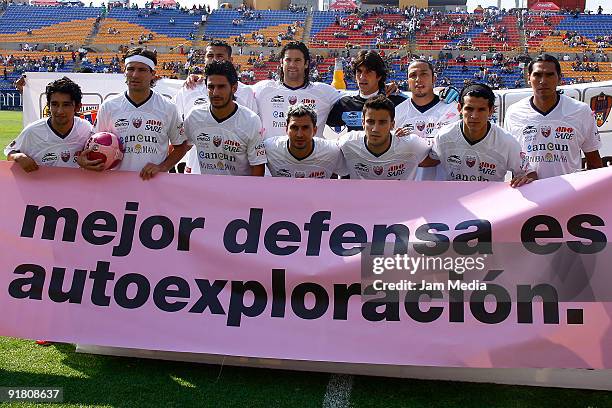 Players of Atlante line up for a photograph during their match as part of the 2009 Opening Tournament, the closing stage of the Mexican Football...