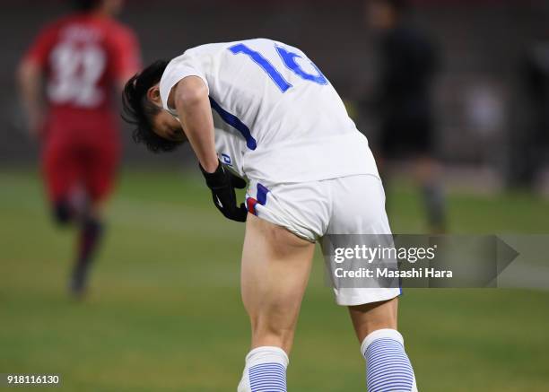 Li Yunqiu of Shanghai Shenhua reacts during the AFC Champions League Group H match between Kashima Antlers and Shanghai Shenhua at Kashima Soccer...