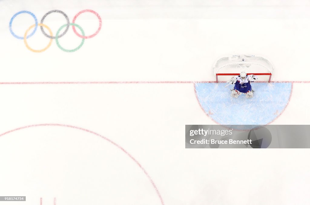 Ice Hockey - Winter Olympics Day 5 - Slovakia v Russia