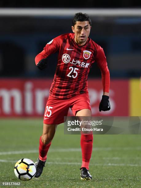 Odil Ahmedov of Shanghai SIPG in action during the AFC Champions League Group F match between Kawasaki Frontale and Shanghai SIPG at Todoroki Stadium...