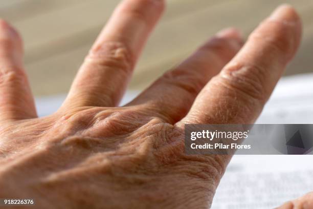 la mano - de la mano imagens e fotografias de stock