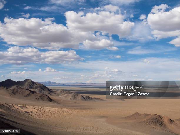 gobi desert landscape in khovd province of mongolia - khovd stock pictures, royalty-free photos & images