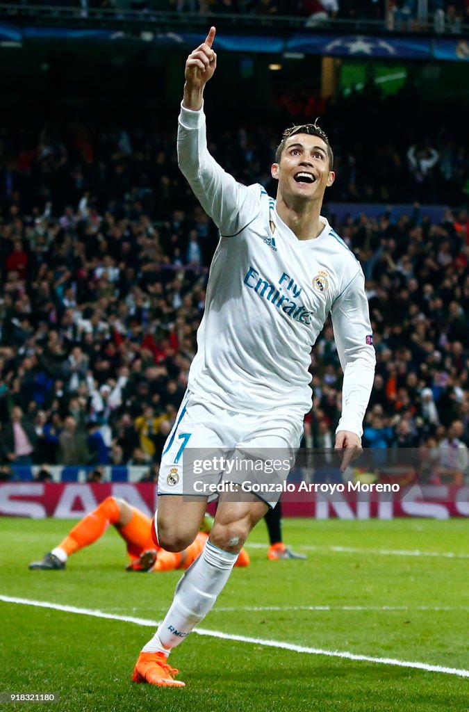 Real Madrid v Paris Saint-Germain - UEFA Champions League Round of 16: First Leg