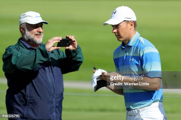 Jordan Spieth meets with fans during the Pro-Am of the Genesis Open at the Riviera Country Club on February 14, 2018 in Pacific Palisades, California.
