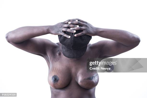 年輕婦女倖存乳腺癌 - beautiful haitian women 個照片及圖片檔