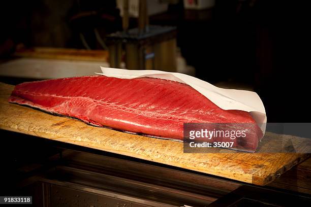 tuna fillet - tuna stockfoto's en -beelden