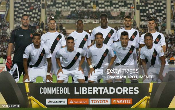 Brazil's team Vasco da Gama poses for pictures before the start of the Libertadores Cup football match against Bolivia's Jorge Wilstermann at the Sao...