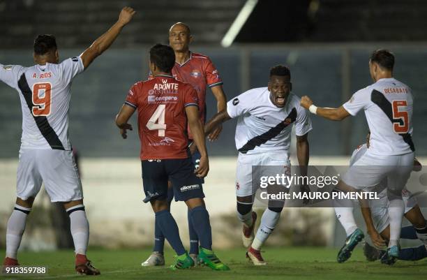 Brazil's Vasco da Gama player Paulao celebrates after scoring against Bolivia's Jorge Wilstermann during their Libertadores Cup football match at the...