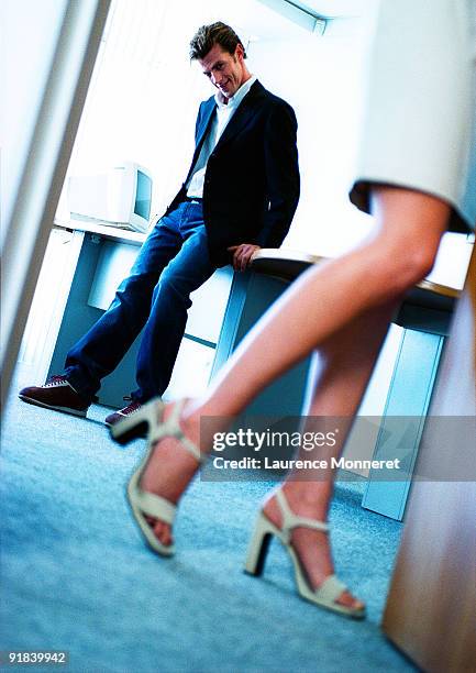 Olging 9,757 Man Ogling Woman Stock Photos, High-Res Pictures, and Images ...