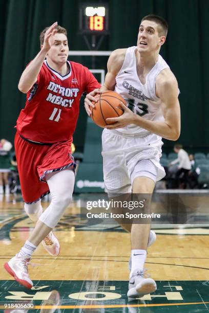 Cleveland State Vikings Stefan Kenic drives to the basket as Detroit Titans forward Cole Long defends during the second half of the men's college...
