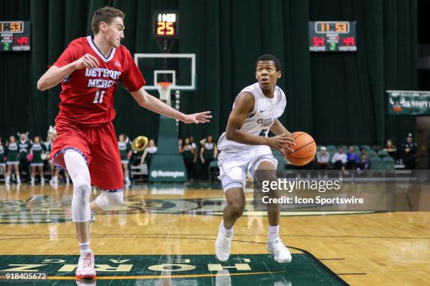 Cleveland State Vikings Tyree Appleby drives to the basket as Detroit Titans forward Cole Long defends during the second half of the men's college...