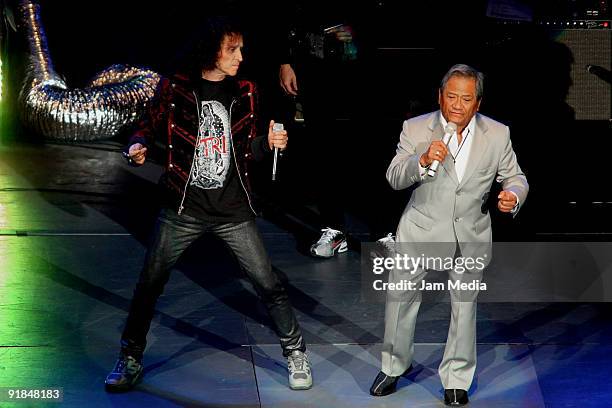 El Triple Rapper El Tri Photos and Premium High Res Pictures - Getty Images
