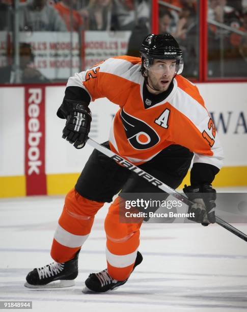 Simon Gagne of the Philadelphia Flyers skates against the Anaheim Ducks at the Wachovia Center on October 10, 2009 in Philadelphia, Pennsylvania.