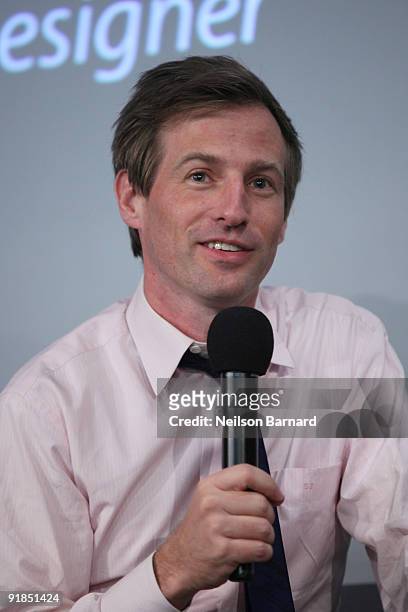 Director Spike Jonze attends the "Meet the Filmaker" series at Apple Store Soho on October 12, 2009 in New York City.