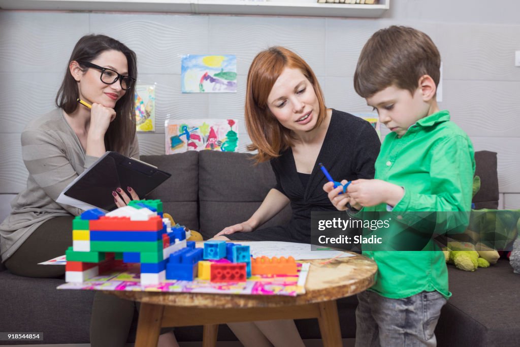 Kinderpsycholoog op het werk