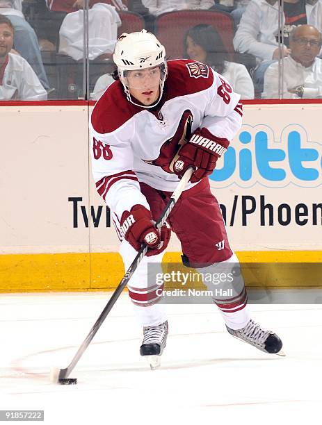 Peter Mueller of the Phoenix Coyotes skates with the puck against the Columbus Blue Jackets on October 10, 2009 at Jobing.com Arena in Glendale,...