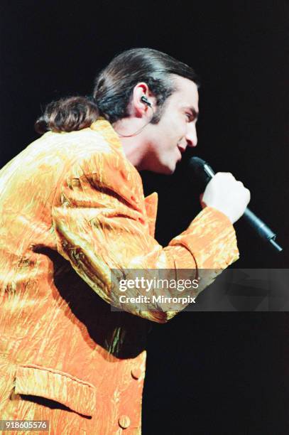 Wet Wet Wet, music group, in concert, NEC, Birmingham, 3rd July 1995. Lead singer, Marti Pellow.