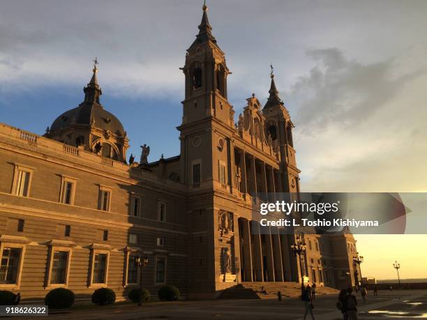 catedral de la almudena in madrid, spain - catedral de la almudena stock pictures, royalty-free photos & images