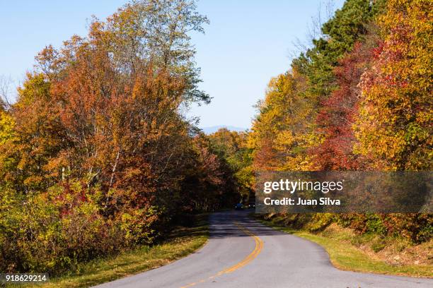 cars driving on blue ridge parkway - pisgah national forest stock pictures, royalty-free photos & images