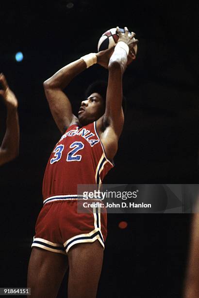 Playoffs: Virginia Squires Julius Erving in action, shot vs New York Nets. Game 4. Uniondale, NY 4/27/1982 CREDIT: John D. Hanlon
