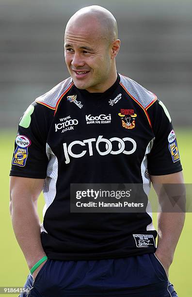 Former rugby league player Monty Betham looks on during a celebrity Tsunami Relief rugby training session at Unitec on October 14, 2009 in Auckland,...