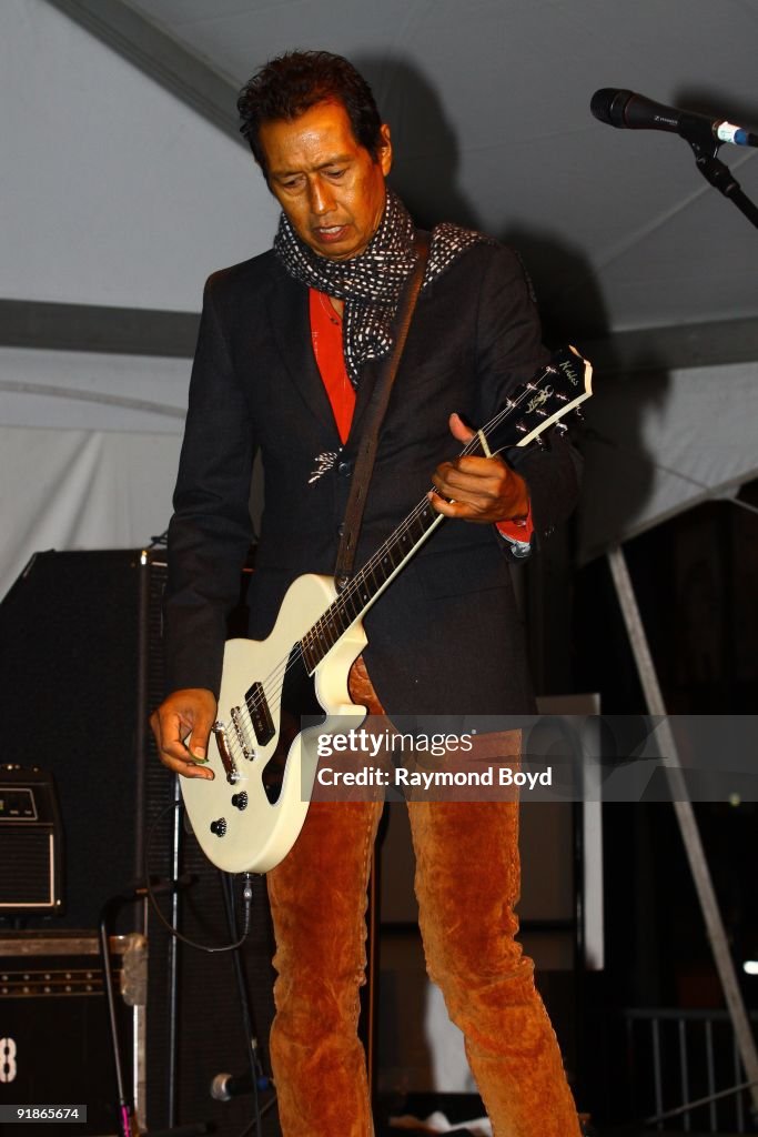 Singer Alejandro Escovedo performs at the Petrillo Music Shell in ...