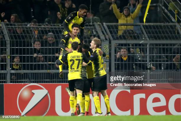 Michy Batshuayi of Borussia Dortmund celebrates 3-2 with Mahmoud Dahoud of Borussia Dortmund, Alexander Isak of Borussia Dortmund, Gonzalo Castro of...