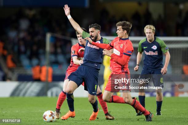 Moanes Dabour of Red Bull Salzburg, Diego Llorente of Real Sociedad during the UEFA Europa League match between Real Sociedad v Salzburg at the...