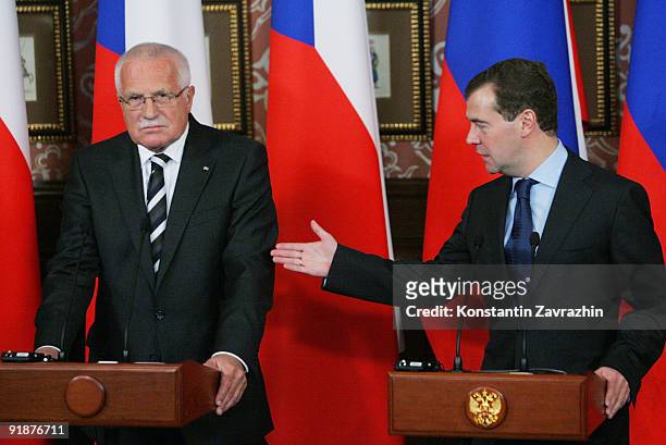 Russia's President Dmitry Medvedev and Czech President Vaclav Klaus attend a news conference at the presidential residence October 14, 2009 in...