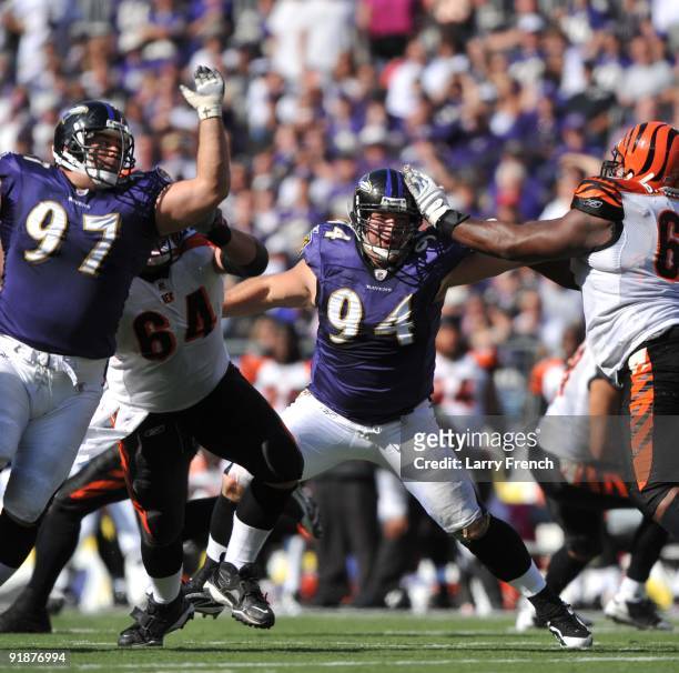 Justin Bannan of the Baltimore Ravens defends against the Cincinnati Bengals at M&T Bank Stadium on October 11, 2009 in Baltimore, Maryland. The...