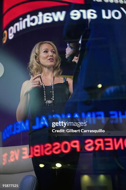 Singer Jewel <<attends>> the It's Y!ou Yahoo! yodel competition at Military Island, Times Square on October 13, 2009 in New York City.