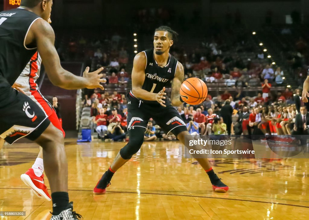 COLLEGE BASKETBALL: FEB 15 Cincinnati at Houston