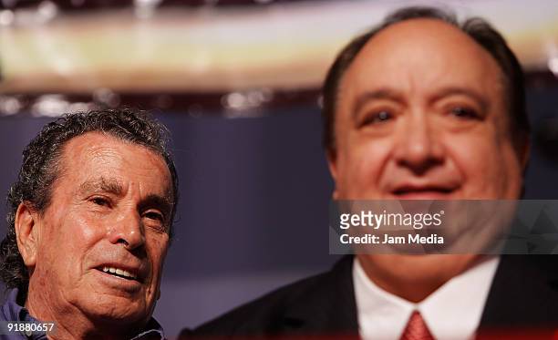 Actors Alfonso Zayas and Luis de Alba during a press conference of the play 'Un Romeo muy...Julieta' at Blanquita Theater on October 13, 2009 in...