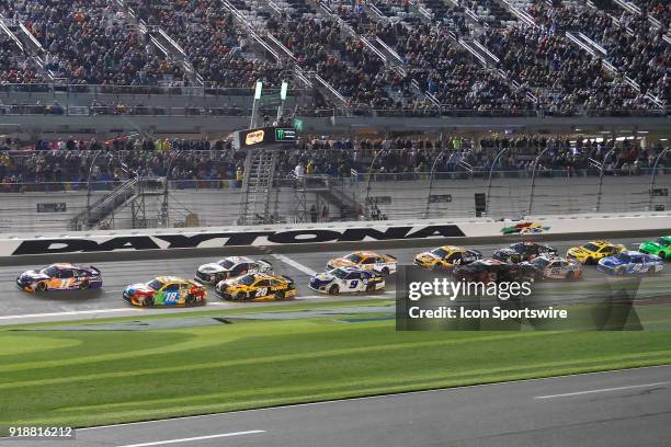 Denny Hamlin, Joe Gibbs Racing, FedEx Express Toyota Camry leads the field to the green flag to start the Can-Am Duels Monster Energy NASCAR Cup...